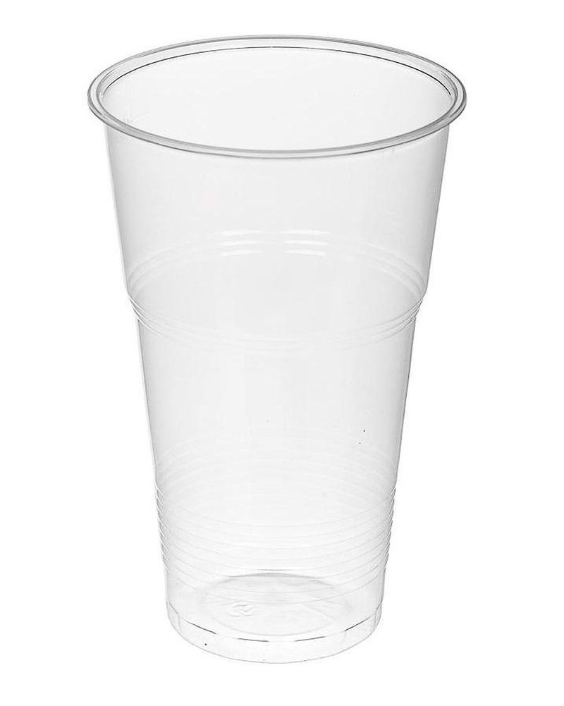 Пластиковые стаканы
